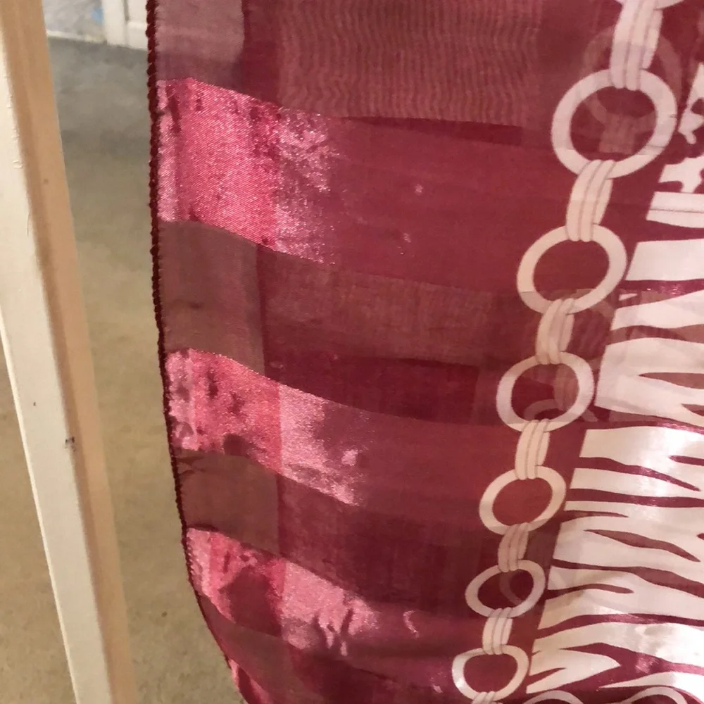 Vintage Red & White Silky Scarf - Picture 4 of 8